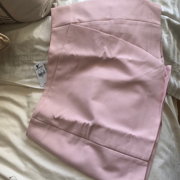 *NWT* Express skort. Multiple sizes- 0 & 2! - Picture 2 of 8